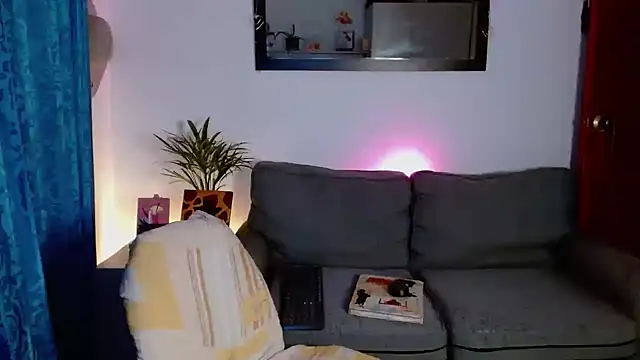 Nicole white 11 online show from 09.18.25