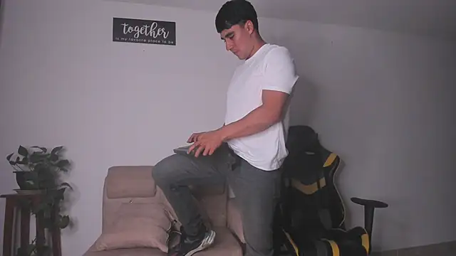 Snapshot of owengray2n chatting on 05.24.26 owengray2n online show from 05.24.26