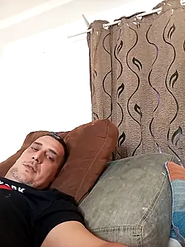 cesar and macarena online show from 02.22.25