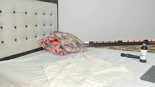 SelenaGmez online show from 02.14.25