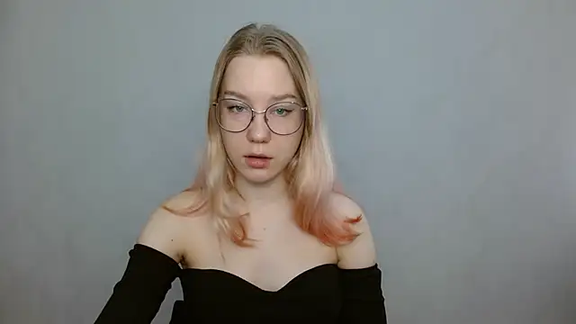 cindi hot online show from 01.14.25