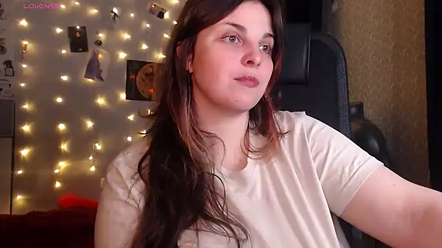 Snapshot of Saya_sweet chatting on 09.10.25 Saya sweet online show from 09.10.25