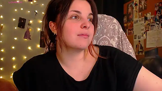 Snapshot of Saya_sweet chatting on 10.03.25 Saya sweet online show from 10.03.25