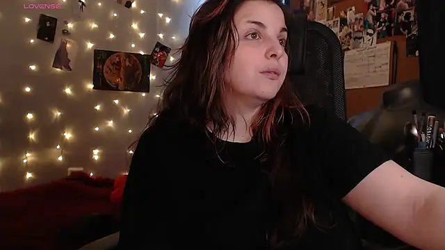 Snapshot of Saya_sweet chatting on 10.10.25 Saya sweet online show from 10.10.25