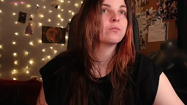 Snapshot of Saya_sweet chatting on 10.16.25 Saya sweet online show from 10.16.25