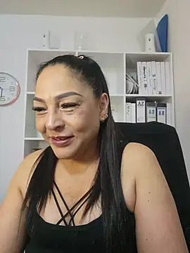 Snapshot of Gina_Myers chatting on 06.07.26 Gina Myers online show from 06.07.26