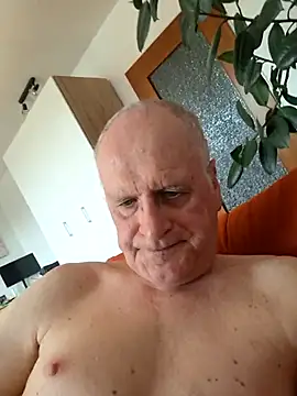 Milkasahne64 online show from 04.17.26