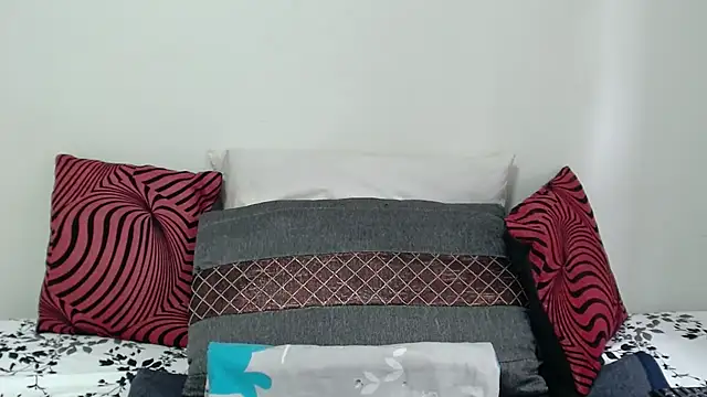 Snapshot of massiveme38 chatting on 11.18.25 massiveme38 online show from 11.18.25