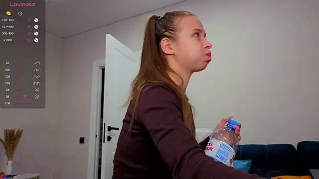 Snapshot of Dream_emma chatting on 11.25.25 Dream emma online show from 11.25.25