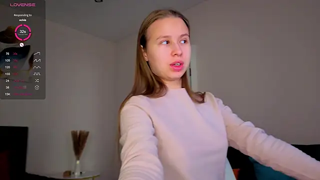 Snapshot of Dream_emma chatting on 11.29.25 Dream emma online show from 11.29.25