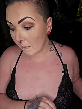 Snapshot of -BonnieBlack- chatting on 02.22.25 -BonnieBlack- online show from 02.22.25