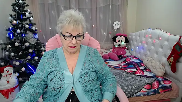 Snapshot of KayleSmoll chatting on 01.17.25 KayleSmoll online show from 01.17.25