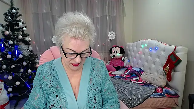 Snapshot of KayleSmoll chatting on 01.22.25 KayleSmoll online show from 01.22.25