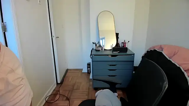 cinnamon rosa online show from 03.12.25