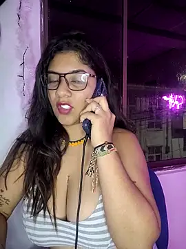 Sofythom1 online show from 02.18.25