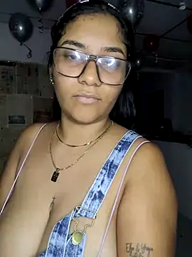 Sofythom1 online show from 02.26.25