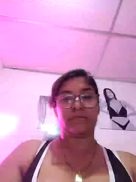 Sofythom1 online show from 03.21.25