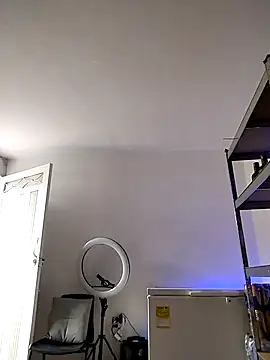 KateDer7 online show from 10.13.25