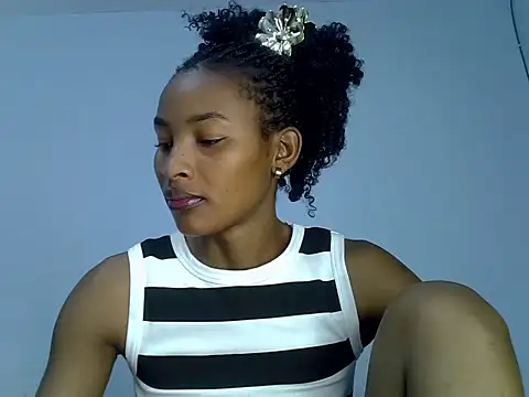 Snapshot of cute-alexis chatting on 09.16.25 cute-alexis online show from 09.16.25