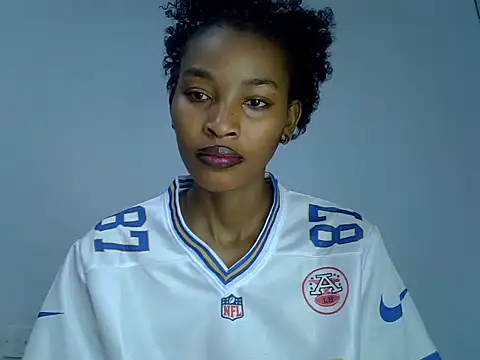 Snapshot of cute-alexis chatting on 09.19.25 cute-alexis online show from 09.19.25