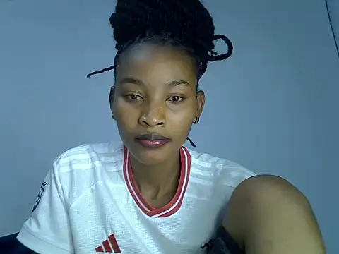 Snapshot of cute-alexis chatting on 09.28.25 cute-alexis online show from 09.28.25