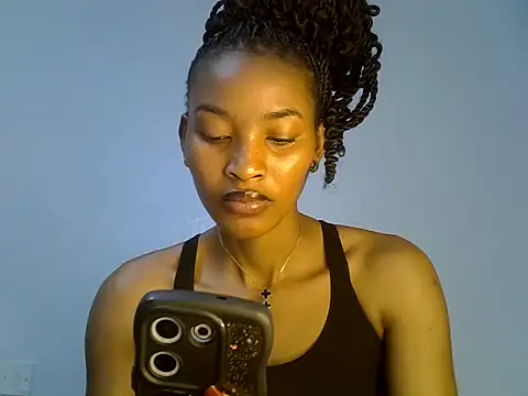 Snapshot of cute-alexis chatting on 11.04.25 cute-alexis online show from 11.04.25