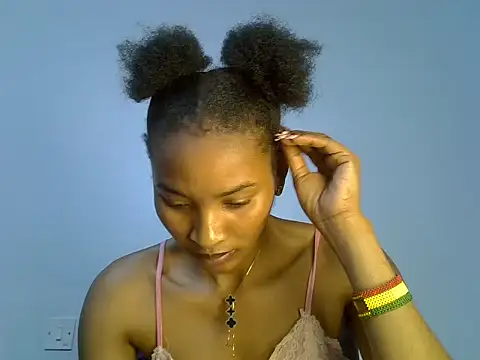 Snapshot of cute-alexis chatting on 11.14.25 cute-alexis online show from 11.14.25