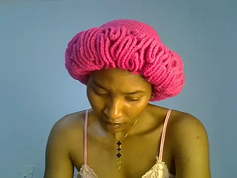 Snapshot of cute-alexis chatting on 11.23.25 cute-alexis online show from 11.23.25