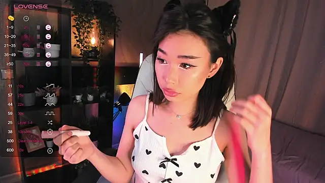 Snapshot of sensualily chatting on 11.14.25 sensualily online show from 11.14.25