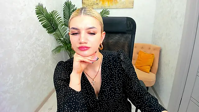 SelenaeMoore online show from 03.13.25