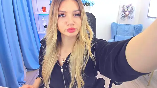 SelenaeMoore online show from 10.21.25