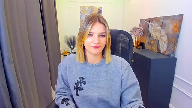 SelenaeMoore online show from 04.09.26