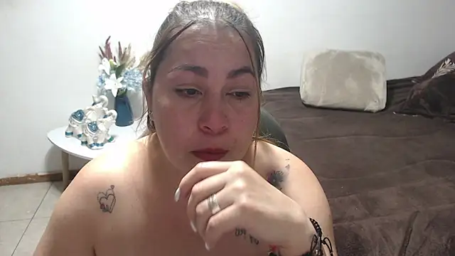 Snapshot of Anny88_ chatting on 11.29.25 Anny88 online show from 11.29.25