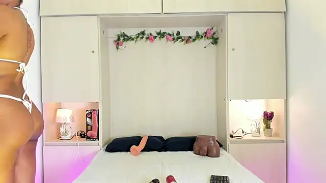 KendallRosse1 online show from 12.05.25