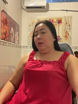 Snapshot of NDith chatting on 05.14.26 NDith online show from 05.14.26