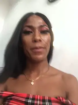 Snapshot of Kylie_Hairy_Bbc chatting on 09.30.25 Kylie Hairy Bbc online show from 09.30.25