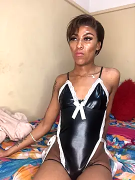 Snapshot of Kylie_Hairy_Bbc chatting on 10.05.25 Kylie Hairy Bbc online show from 10.05.25