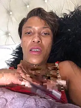 Snapshot of Kylie_Hairy_Bbc chatting on 10.14.25 Kylie Hairy Bbc online show from 10.14.25