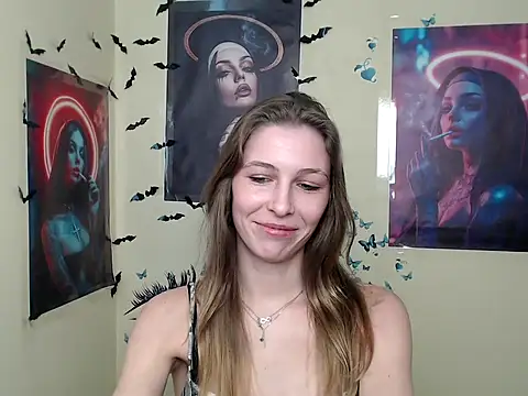 Snapshot of StrangerGi chatting on 03.08.25 StrangerGi online show from 03.08.25