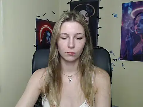 Snapshot of StrangerGi chatting on 06.23.26 StrangerGi online show from 06.23.26