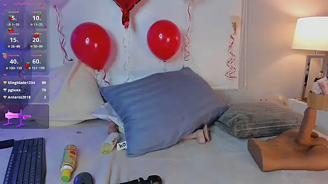 Snapshot of hannaasweet chatting on 02.14.25 hannaasweet online show from 02.14.25