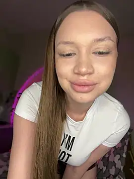 Snapshot of bunnyrich chatting on 02.22.25 bunnyrich online show from 02.22.25