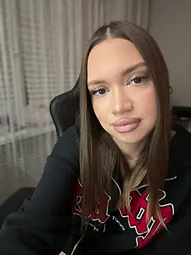 Snapshot of bunnyrich chatting on 11.23.25 bunnyrich online show from 11.23.25