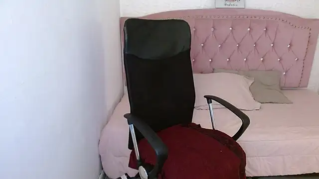 shaneelle online show from 02.21.25