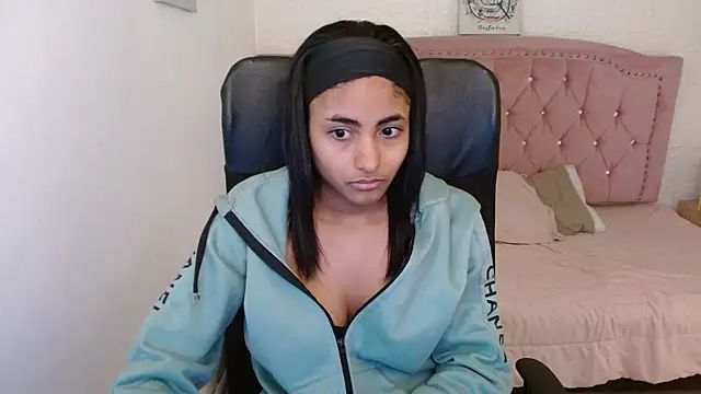 shaneelle online show from 03.08.25