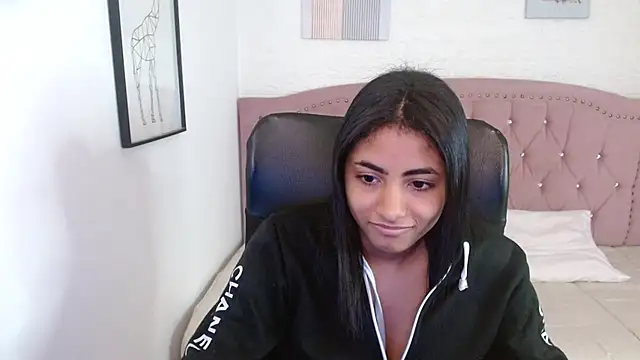 shaneelle online show from 10.18.25