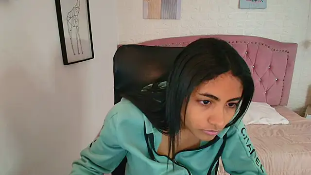 shaneelle online show from 12.04.25