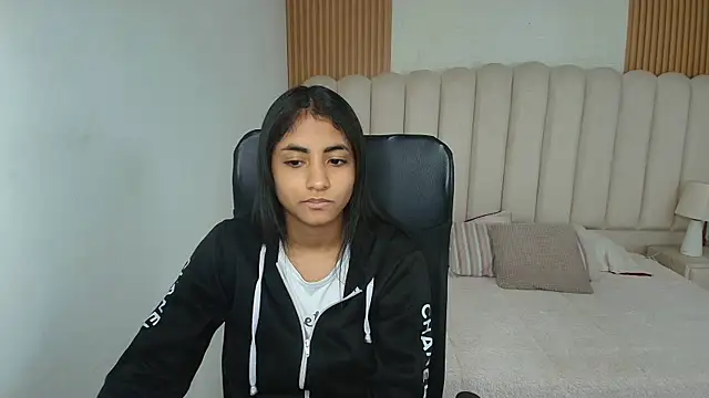 shaneelle online show from 04.13.26