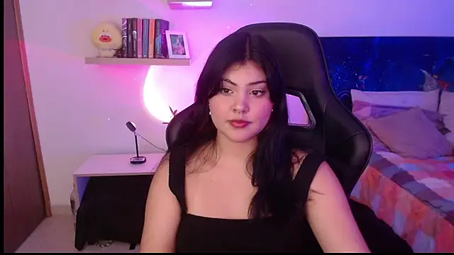 Snapshot of SusyAlvarez chatting on 11.19.25 SusyAlvarez online show from 11.19.25