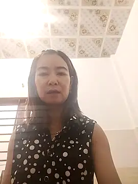 Sexy-ladyboobs20 online show from 11.12.25